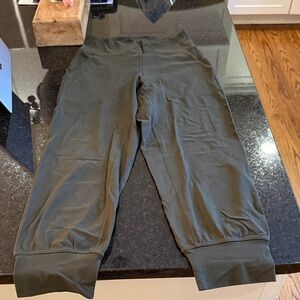 Lululemon Athletica Dark Olive Cropped Joggers - Worn 4 Times, XLNT Cond!